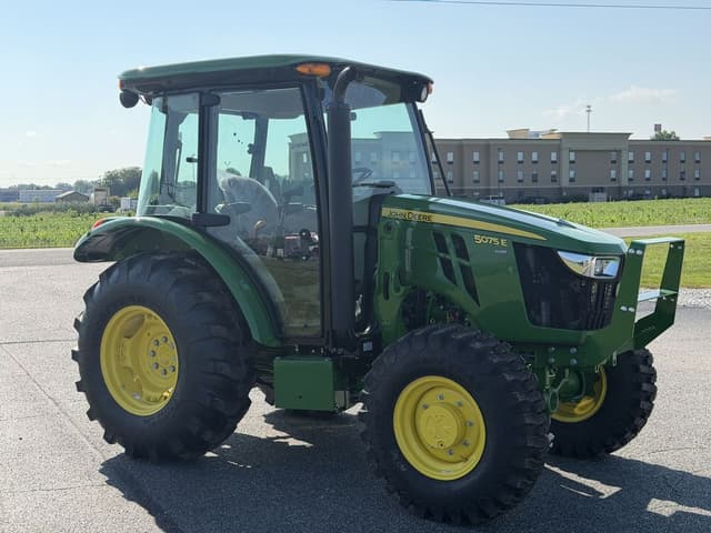 Image of John Deere 5075E equipment image 3