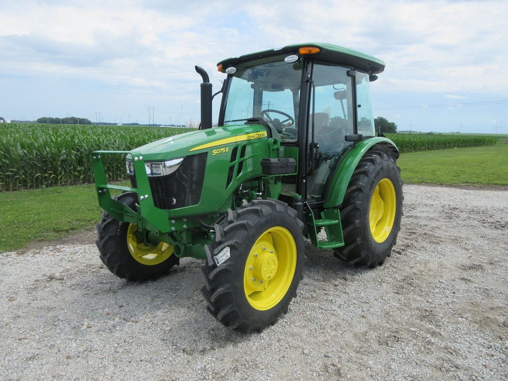 2026 John Deere 5075E Equipment Image0