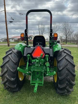 Image of John Deere 5075E equipment image 3
