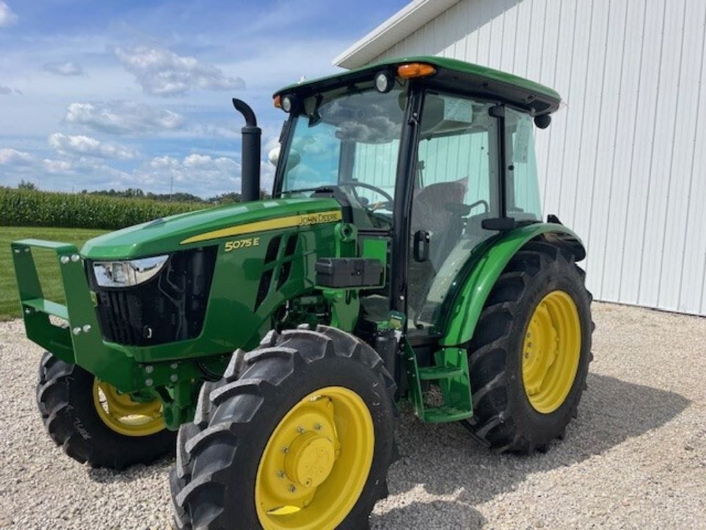 2026 John Deere 5075E Equipment Image0