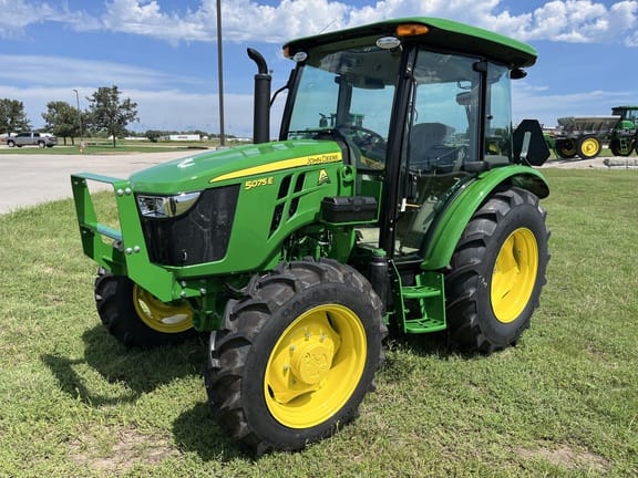 2026 John Deere 5075E Equipment Image0