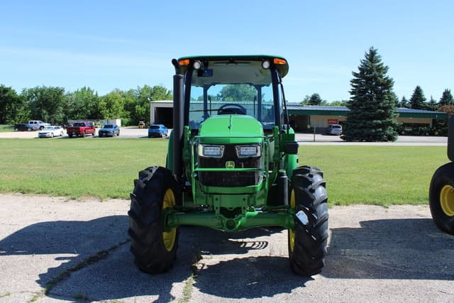 Image of John Deere 5075E equipment image 3