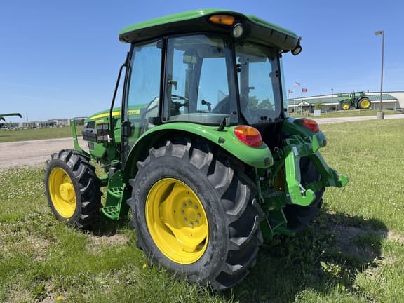 Image of John Deere 5075E equipment image 3