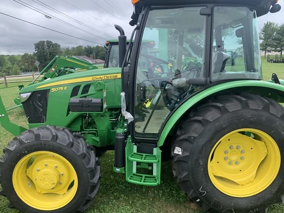 Image of John Deere 5075E equipment image 2