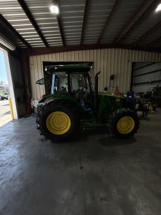 Image of John Deere 5075M Primary image