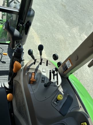 Image of John Deere 5090E equipment image 4