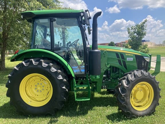 Image of John Deere 5095M Primary image