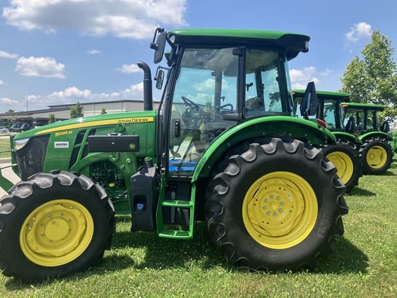 Image of John Deere 5095M equipment image 4