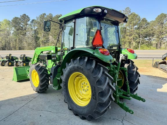 Image of John Deere 5095M equipment image 2