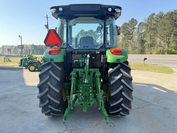 Image of John Deere 5095M equipment image 3