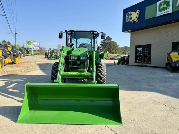 Image of John Deere 5095M equipment image 4