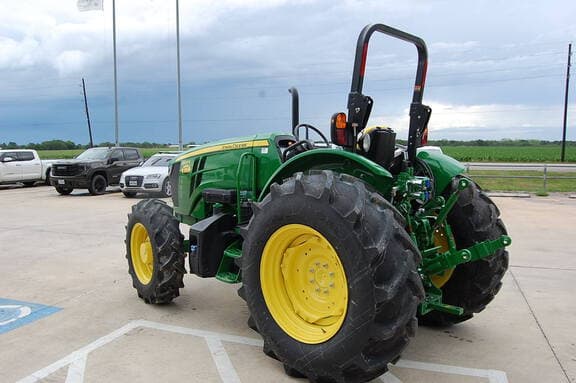 Image of John Deere 5100E equipment image 4