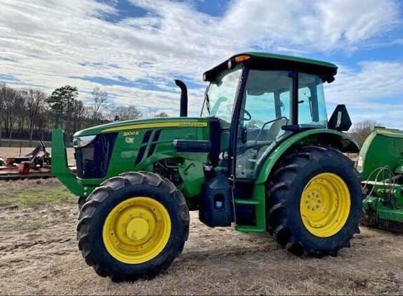 Image of John Deere 5100E equipment image 3