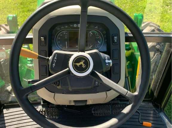 Image of John Deere 5100E equipment image 3