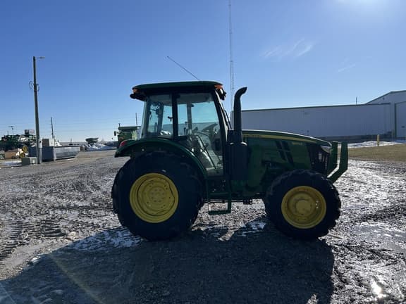 Image of John Deere 5100E equipment image 4