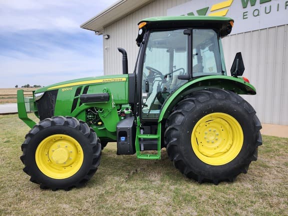 Image of John Deere 5100E equipment image 1