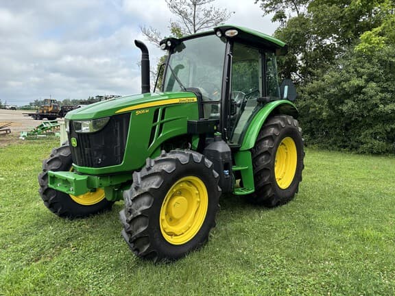 Image of John Deere 5105M equipment image 2