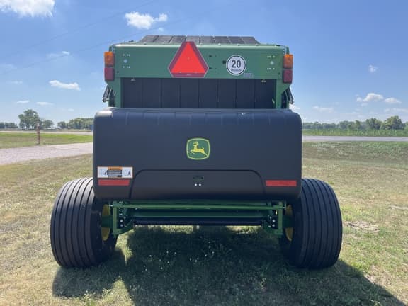 Image of John Deere 561M equipment image 3