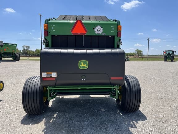 Image of John Deere 561M equipment image 4