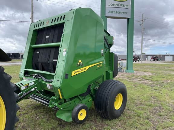 Image of John Deere 561M equipment image 3
