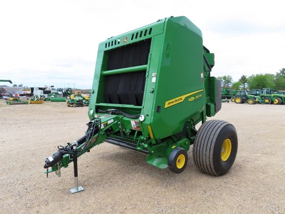 Image of John Deere 561M equipment image 3