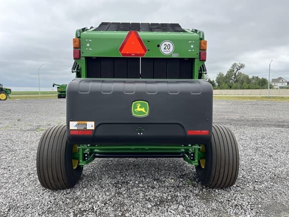Image of John Deere 561M equipment image 4