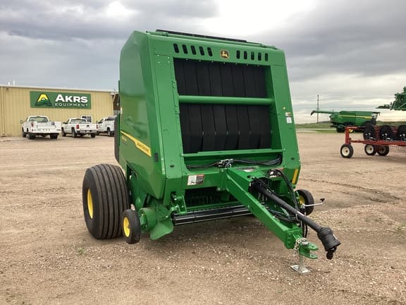 Image of John Deere 561M equipment image 4