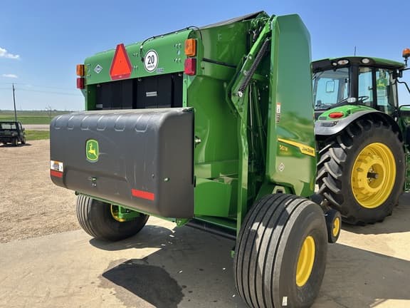 Image of John Deere 561M equipment image 4