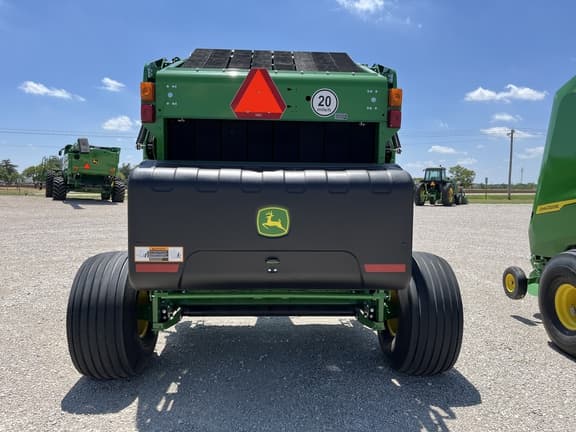 Image of John Deere 561M equipment image 4