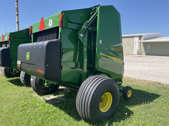 Image of John Deere 561M equipment image 3
