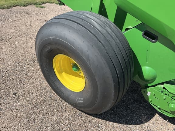 Image of John Deere 561M equipment image 4