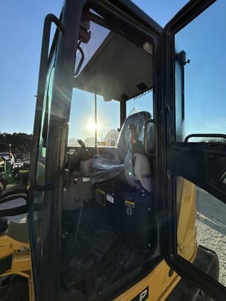 Image of John Deere 60P equipment image 3