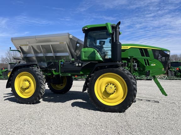 Image of John Deere 600R equipment image 2