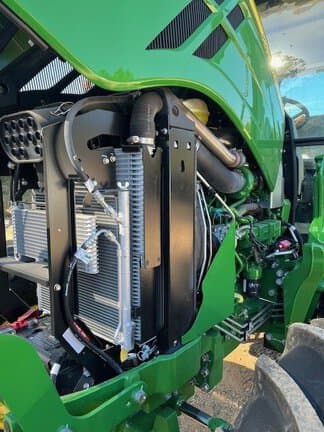 Image of John Deere 6105E equipment image 1