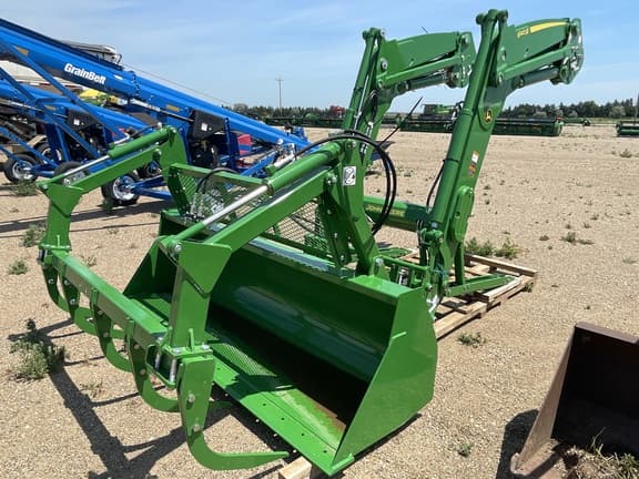 Image of John Deere 640R equipment image 1