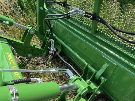 Image of John Deere 640R equipment image 2