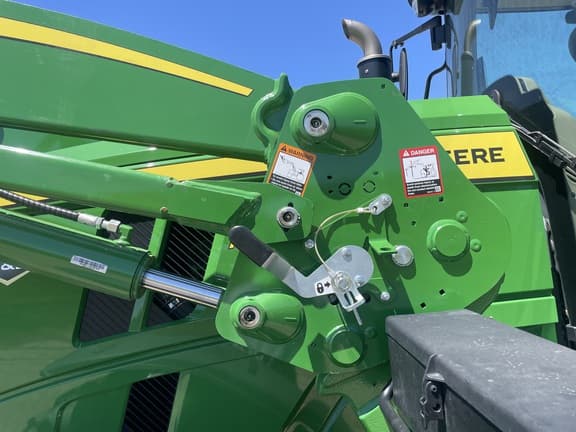 Image of John Deere 640R equipment image 1