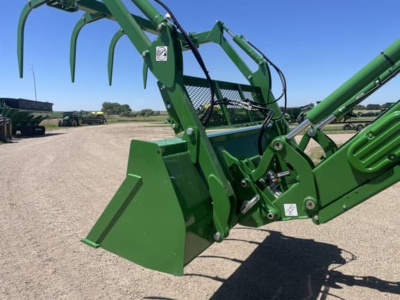 Image of John Deere 640R equipment image 2