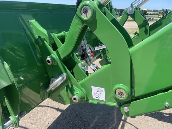 Image of John Deere 640R equipment image 3