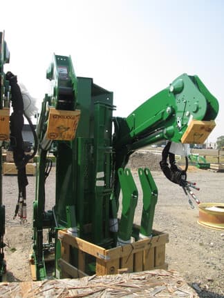 Image of John Deere 640R equipment image 3