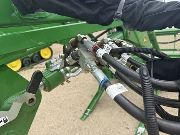 Image of John Deere 660R equipment image 4