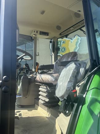 Image of John Deere 6M 105 equipment image 4