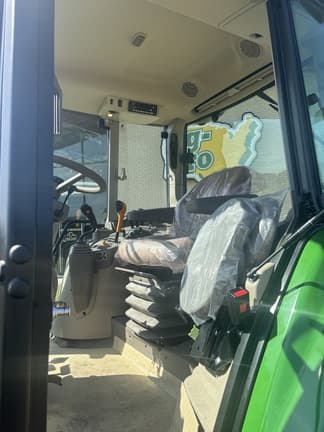 Image of John Deere 6M 105 equipment image 4