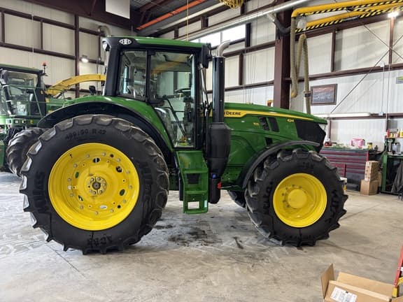 Image of John Deere 6M 155 equipment image 2