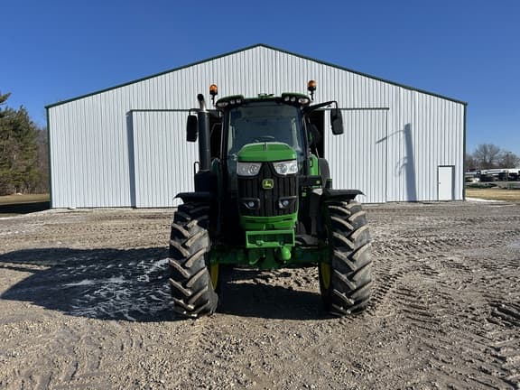 Image of John Deere 6M 200 equipment image 2