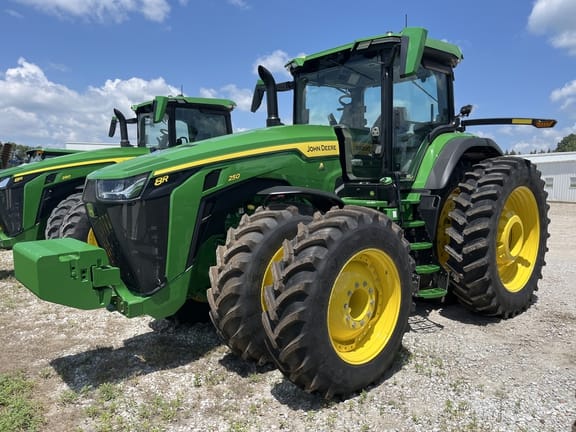 2026 John Deere 8R 250 Equipment Image0