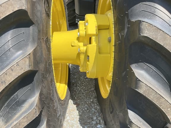 Image of John Deere 8R 250 equipment image 4