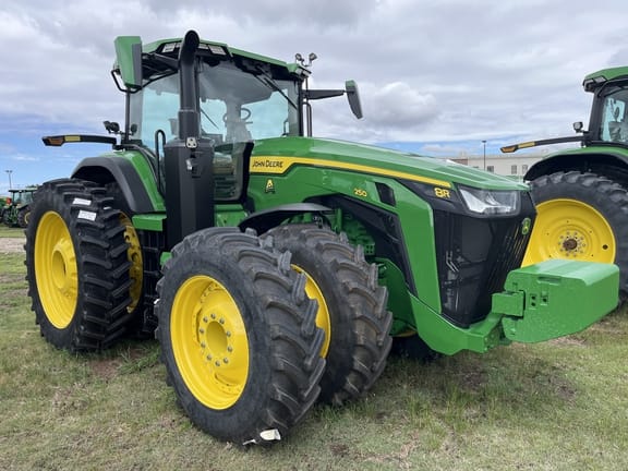 2026 John Deere 8R 250 Equipment Image0