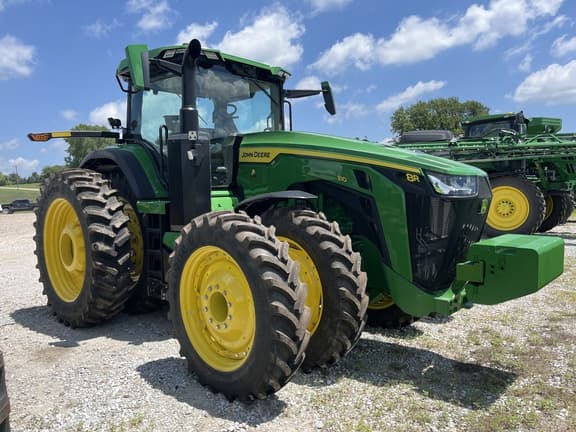 Image of John Deere 8R 310 equipment image 2