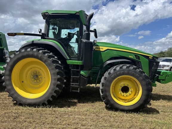 Image of John Deere 8R 340 equipment image 3